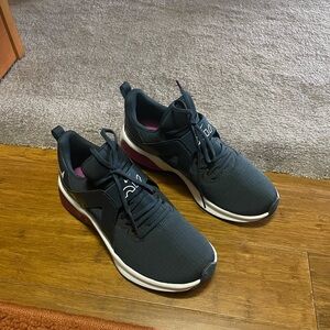 Women’s Shoes